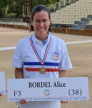 Lire la suite à propos de l’article Le maillot bleu-blanc-rouge à Corbelin !